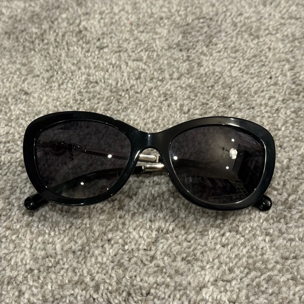 CHANEL Polarized Butterfly Winter Pearl Sunglasses in Black - Picture 3 of 7